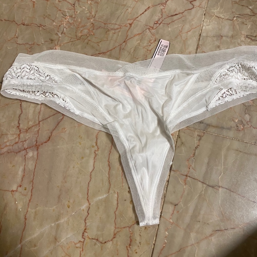 Victoria’s Secret panties M